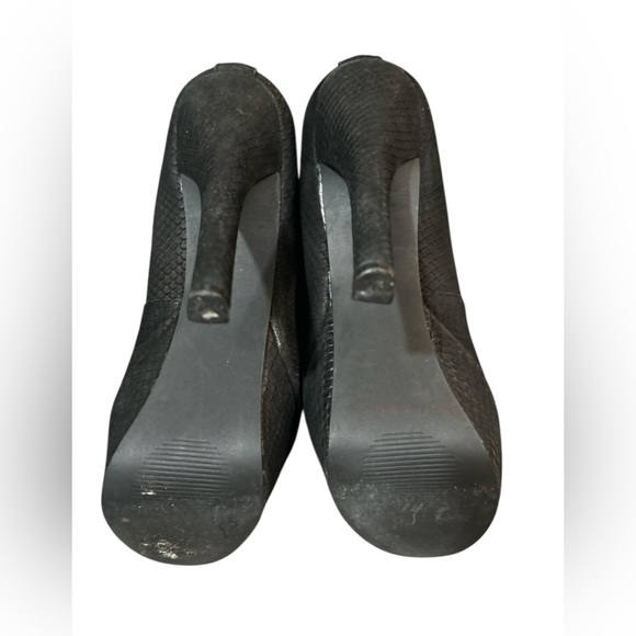 Steve Madden ALIAS Black Taupe Open Peep Toe 6”Heels. Size 8. EUC - Picture 3 of 4